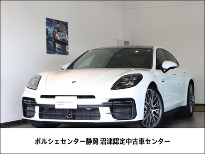 2025 Porsche PANAMERA photo 1