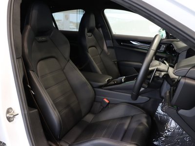 2025 Porsche PANAMERA photo 12