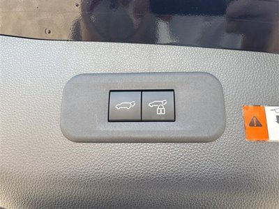 2025 Toyota CROWN ESTATE thumbnail 31
