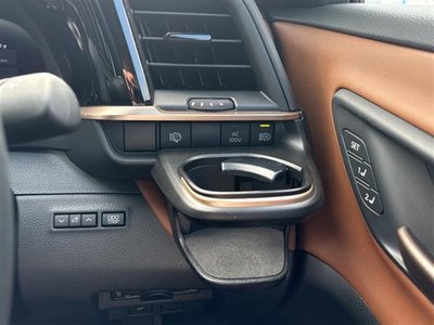2025 Toyota CROWN ESTATE thumbnail 24