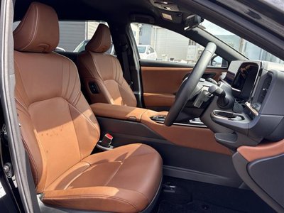 2025 Toyota CROWN ESTATE thumbnail 33