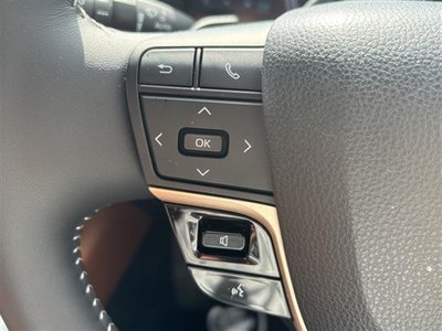 2025 Toyota CROWN ESTATE thumbnail 26