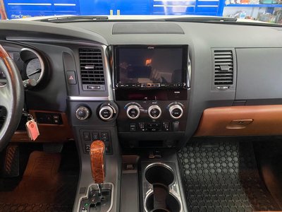 صورة 14 لـ 2018 Toyota SEQUOIA
