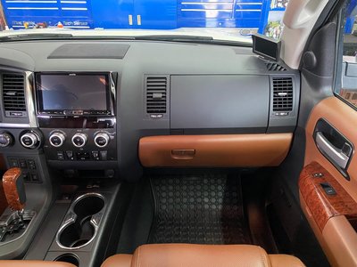 صورة 15 لـ 2018 Toyota SEQUOIA