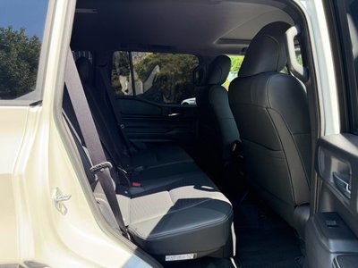 صورة 65 لـ 2026 Toyota LAND CRUISER 250