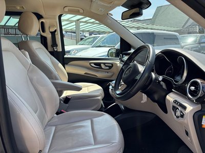 صورة 43 لـ 2017 Mercedes-BENZ V-CLASS