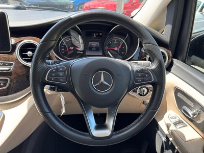 صورة 21 لـ 2017 Mercedes-BENZ V-CLASS