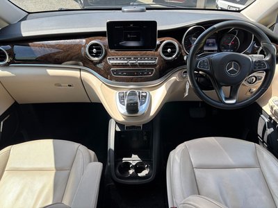 صورة 14 لـ 2017 Mercedes-BENZ V-CLASS