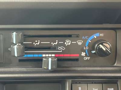 2025 Toyota LAND CRUISER 70 photo 40