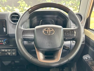 2025 Toyota LAND CRUISER 70 photo 8