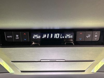 صورة 50 لـ 2023 Toyota ALPHARD