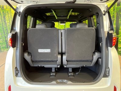 صورة 40 لـ 2025 Toyota ALPHARD