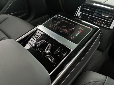 2025 AUDI A8 thumbnail 43
