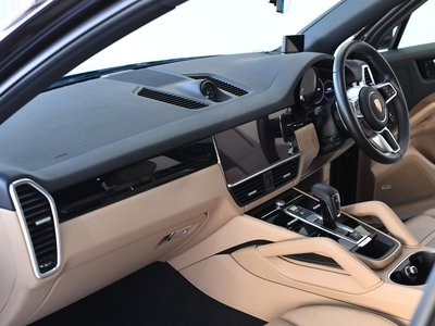 2021 Porsche CAYENNE 照片 15
