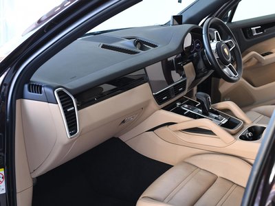 2021 Porsche CAYENNE 照片 12
