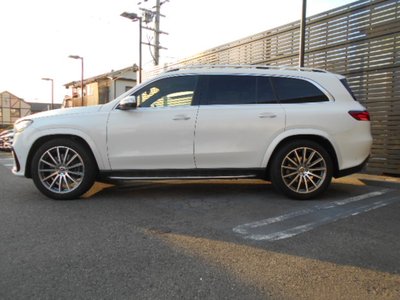 2025 Mercedes-BENZ GLS photo 4