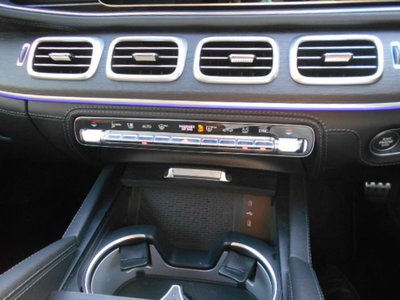 2025 Mercedes-BENZ GLS photo 16