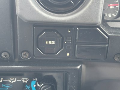 2001 Toyota LAND CRUISER 70 thumbnail 32