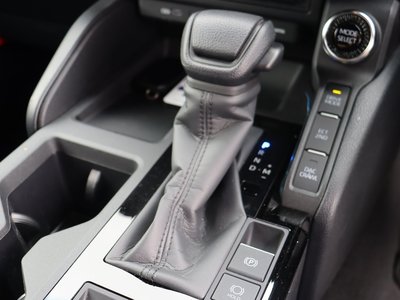 صورة 35 لـ 2025 Toyota LAND CRUISER 250
