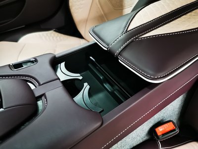 2022 Aston Martin DBS SUPERLEGGERA — миниатюра 32