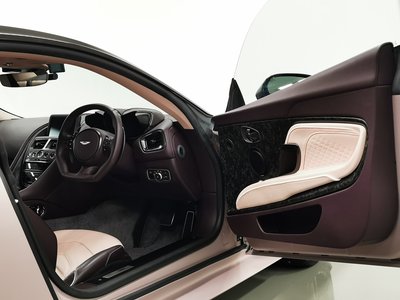 2022 Aston Martin DBS SUPERLEGGERA — миниатюра 44