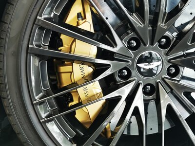 2022 Aston Martin DBS SUPERLEGGERA 照片 10