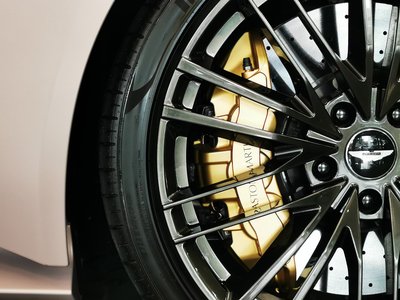 2022 Aston Martin DBS SUPERLEGGERA 照片 12