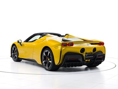 صورة 15 لـ 2023 Ferrari SF90 SPIDER
