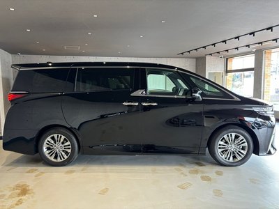 2025 Toyota ALPHARD 照片 3