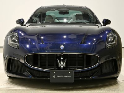 صورة 14 لـ 2023 Maserati GRANTURISMO