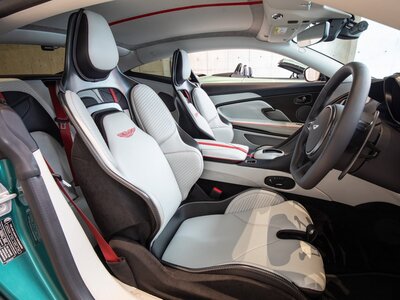 2024 Aston Martin DBS SUPERLEGGERA 照片 2