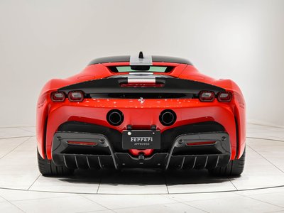 صورة 10 لـ 2021 Ferrari SF90 STRADALE