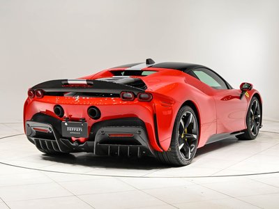 صورة 8 لـ 2021 Ferrari SF90 STRADALE