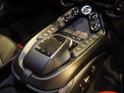 2019 Aston Martin VANTAGE photo 14