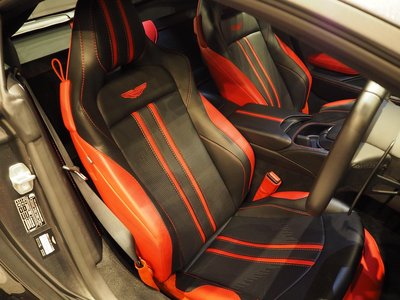 2019 Aston Martin VANTAGE photo 12