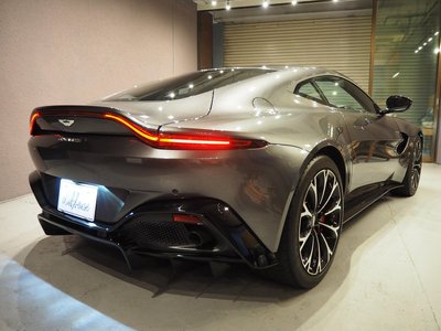 2019 Aston Martin VANTAGE photo 2