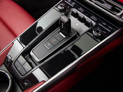 صورة 30 لـ 2020 Porsche 911