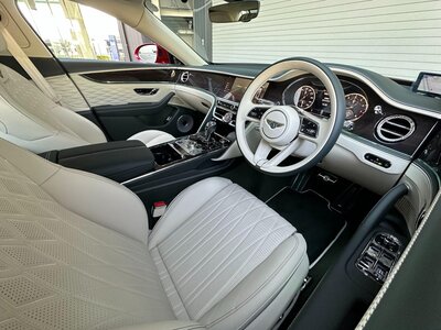 2022 Bentley FLYING SPUR — фото 2
