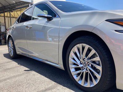 2019 Lexus ES photo 6