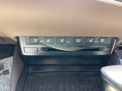 2019 Lexus ES thumbnail 23