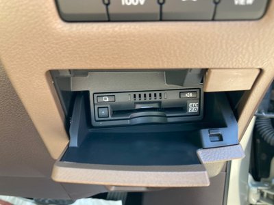 2019 Lexus ES thumbnail 39