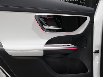 2026 Mercedes-BENZ GLC thumbnail 41