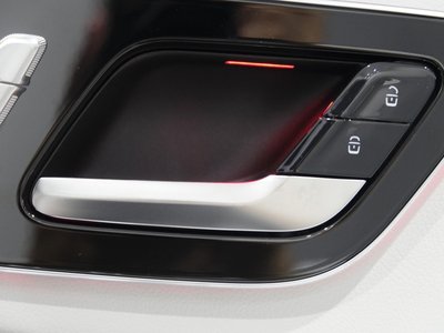 2026 Mercedes-BENZ GLC thumbnail 24