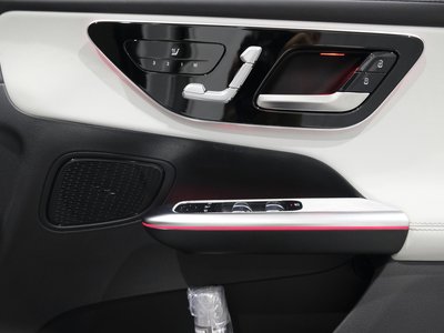 2026 Mercedes-BENZ GLC thumbnail 22