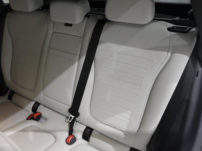 2026 Mercedes-BENZ GLC thumbnail 39