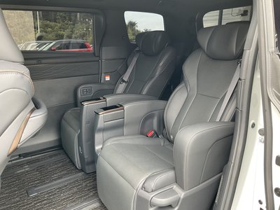 صورة 40 لـ 2024 Toyota ALPHARD