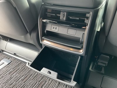 صورة 45 لـ 2024 Toyota ALPHARD