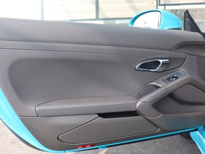 2017 Porsche 718 thumbnail 25