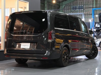 2025 Mercedes-BENZ V-CLASS photo 2