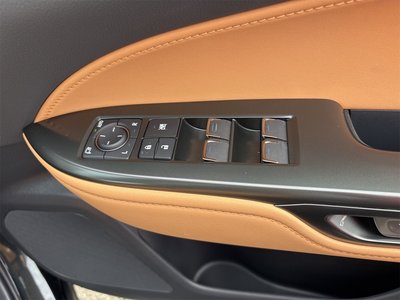 2025 Lexus NX thumbnail 37